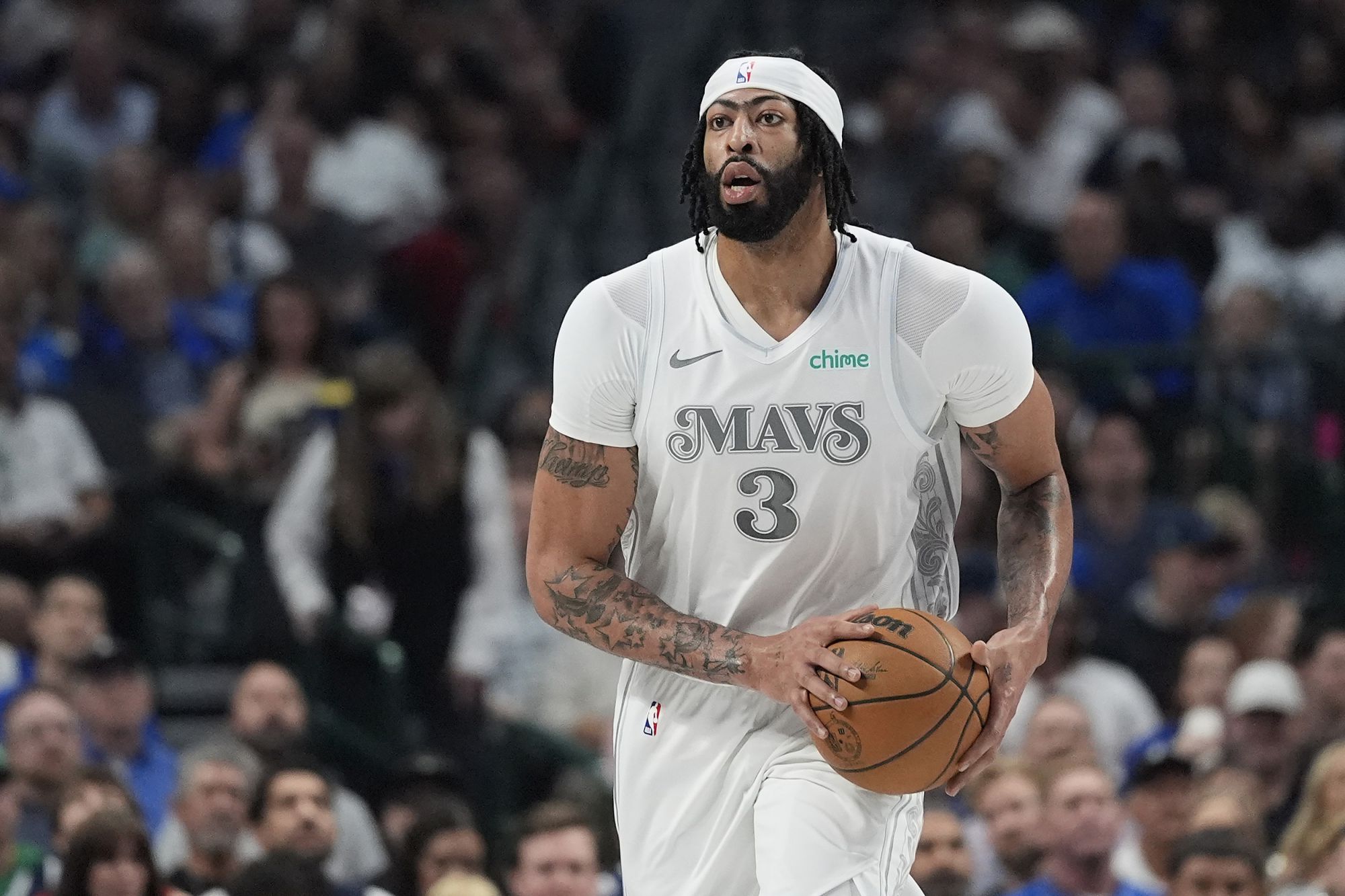 明治：マーベリックスの太眉選手の出場試合数は、昨季レイカーズでプレーしたドンチッチの30試合以上には及ばない。
