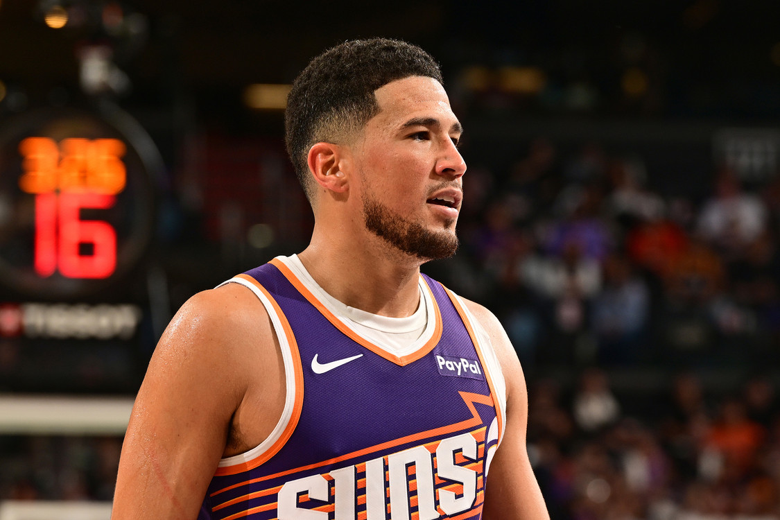 56%+43%、1試合平均30以上！ブッカーはNBAでカリーだけが成し遂げた奇跡を達成した